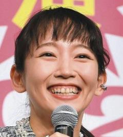 吉岡里帆、ベストドレッサー賞受賞で爆裂バストより目立った「妖艶部位」！