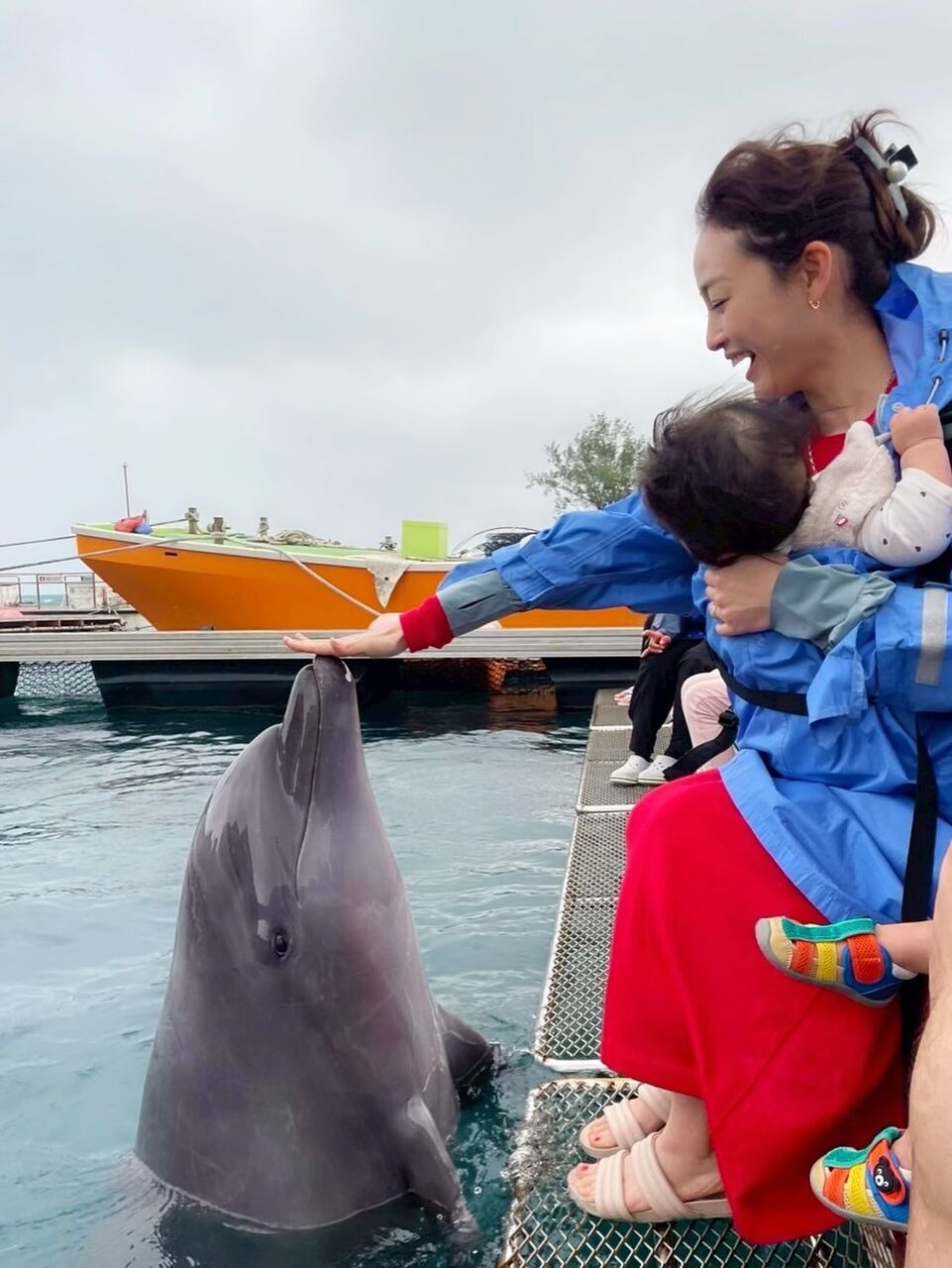 【芸能】新井恵理那（36）ビキニ姿”で際立つ抜群スタイル…　