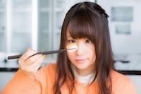 【常識】一口で食べられない「お寿司」は「ネタを〇〇する」知らないオトナは「赤っ恥」上品な食べ方知らない女性