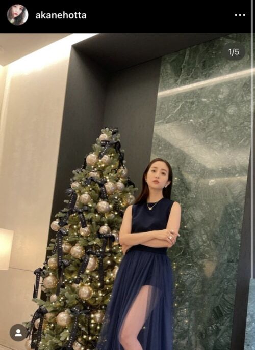 【芸能】堀田茜“超ミニ”で太ももあらわ