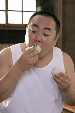 【芸能】塚地武雅（52）「裸の大将」撮影中は大量のおにぎり　さすがに飽き「サンドイッチにのり巻いて」
