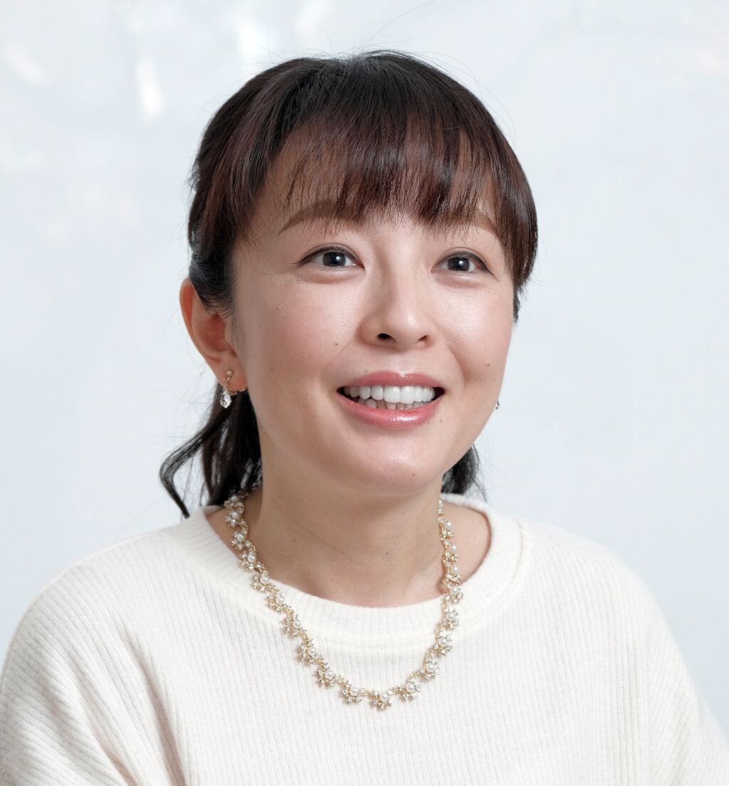 丸岡いずみ（51）寝てしまった長男を抱いた特急列車で“あまりにスマート”に席を譲られ感謝
