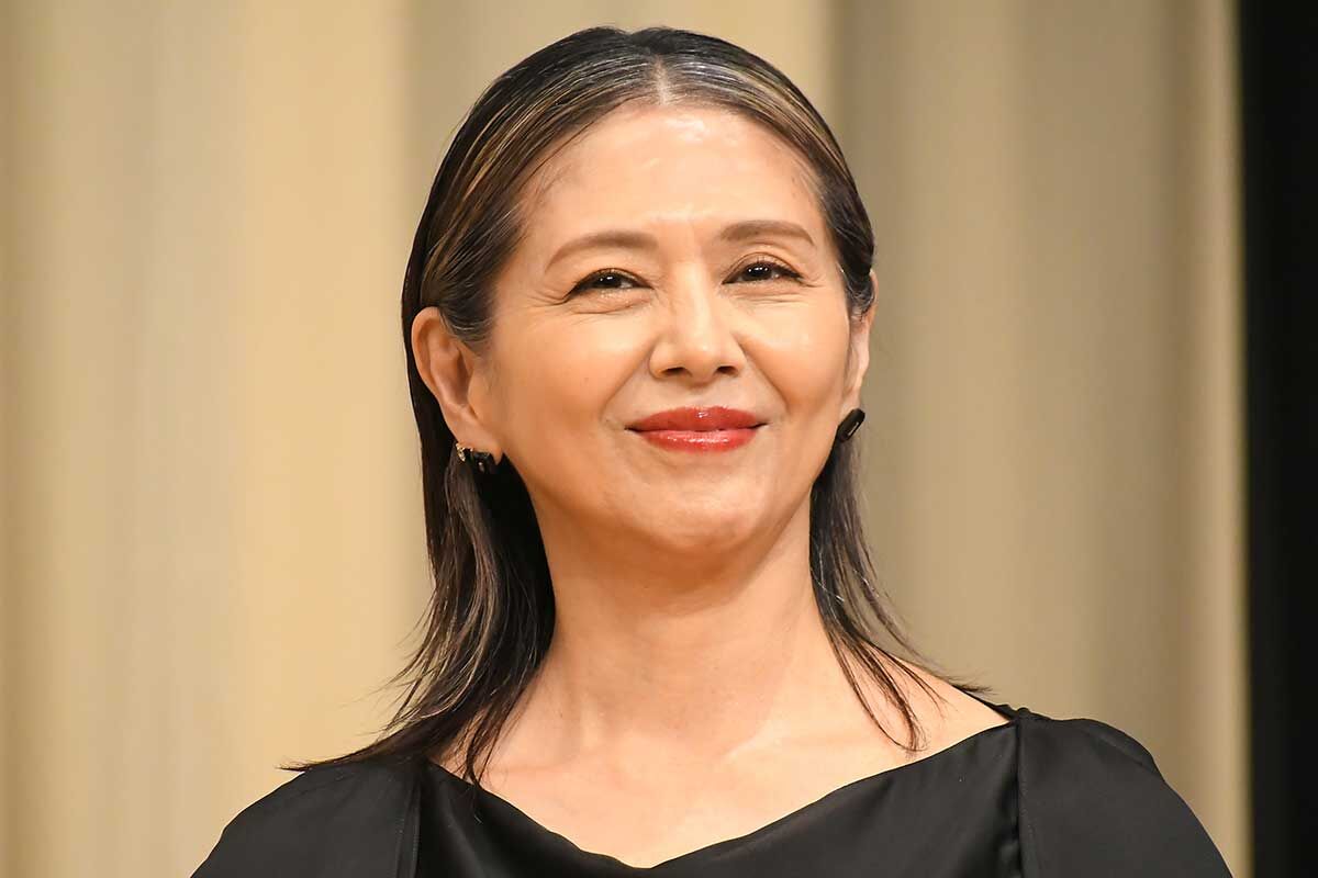 【芸能】小泉今日子（59）が最強！ミニ丈ワンピ＆網タイツ