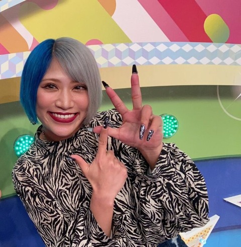 【芸能】ぱーてぃーちゃん信子（33）高校入学を報告