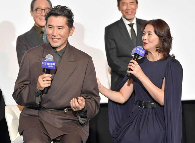 【芸能】小泉今日子（58）ロエベのドレスでしっとり“美魔女”姿披露