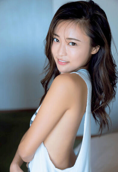 【芸能】小島瑠璃子、ビキニ姿見納めラスト写真集を誕生日に発売