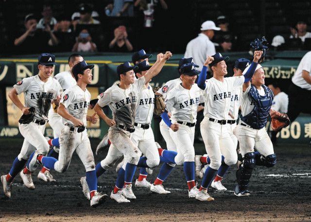 綾羽高校が延長戦で高知中央を撃破！甲子園初勝利の瞬間を振り返る