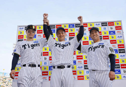 交流戦で阪神が見せた強さ！佐藤輝明の先制打と小幡の追加点