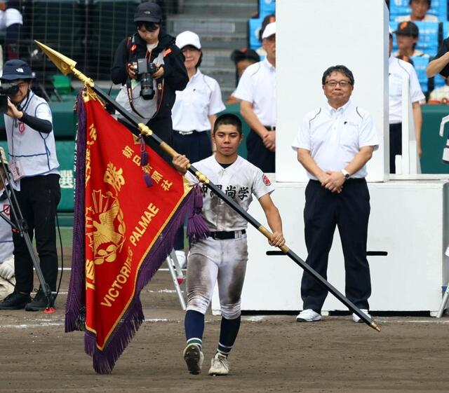 お立ち台で号泣！沖縄尚学・真喜志主将が母に捧げたメッセージ