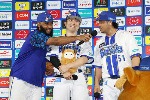 DeNA、逆転勝利の舞台裏！佐野と宮﨑の活躍に迫る