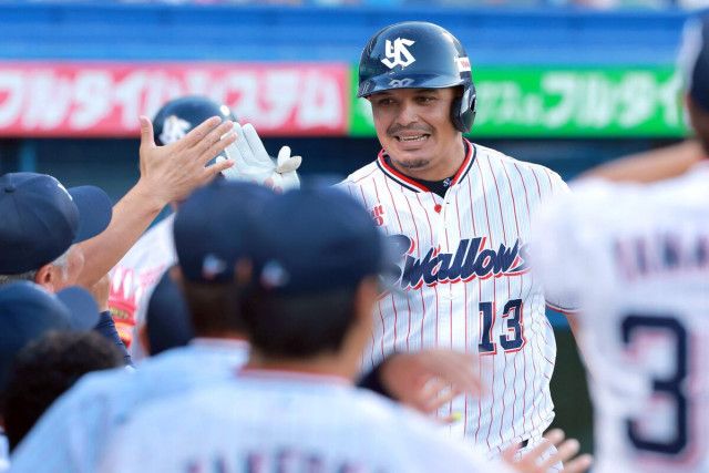 【朗報】ヤクルト、オスナの活躍でカープに連勝やんけ！