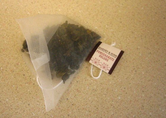 紅茶のティーバッグがもたらすマイクロプラスチックの影響とその対策