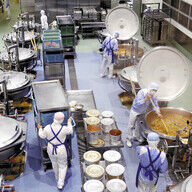 炎上した唐揚げ給食の真相！人手不足と物価高が影響？