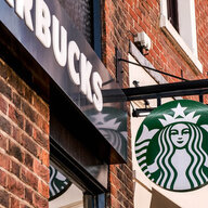 スターバックスの成功マジック：日本市場の特異性と橋賀秀紀の視点