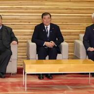 政府の新しい経済対策：国民全員への現金給付について
