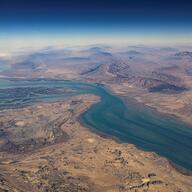 ペルシャ湾停泊中の商船三井コンテナ船の損傷報告