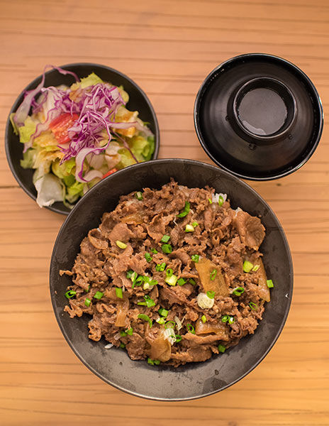 牛丼好き必見！カロリーを気にせず楽しむための食べ方のコツ