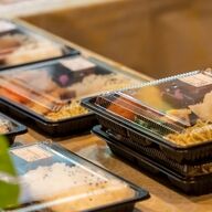 コンビニ弁当の乱入で弁当店崩壊寸前？