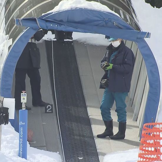 悪夢の体験：10歳少年が動く歩道で直面した恐怖の瞬間