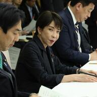 悲報】現役世代の保険料引き下げへ、その裏で医療・介護負担増か