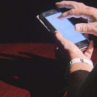 デジタル・タトゥーの危険性と中高生への影響