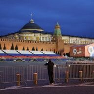 ウクライナ軍の無人機攻撃、モスクワの夜を襲う！