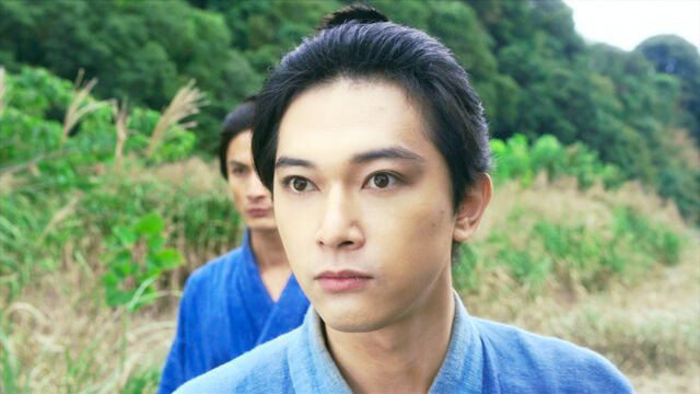 俳優吉沢亮、酔った勢いで隣室へ無断侵入！？事件の真相とは