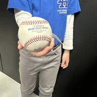 大谷翔平の今季初ホームラン球を手にした10歳少年の物語