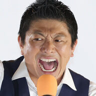 神谷代表の街頭演説：人種差別批判に激怒した瞬間の真相