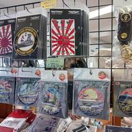 旧海軍壕で考える：戦争賛美グッズの是非
