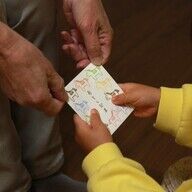 お年玉の真実：子供たちの思いと親の悩み