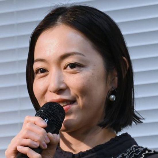 芸能人から介護士へ：岩佐真悠子が語る新しい人生のスタート