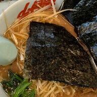 トラックドライバーが愛するラーメンチェーン《山岡家》の魅力とは？