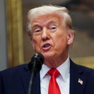 米大統領の動き：ウクライナ軍事支援一時停止の背景と未来