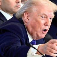 トランプ氏、欧州に追加関税10%を表明！その影響とは？