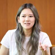 金原ひとみの不登校時代と小説家への道