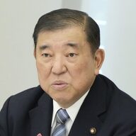 靖国神社参拝の代替：真榊奉納が持つ政治的メッセージ