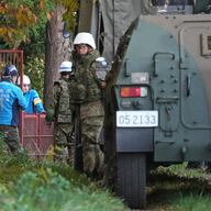 クマに警察の銃を使うとは？