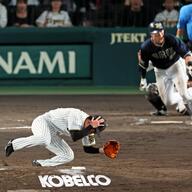 阪神・石井大智、アクシデントで緊急降板！頭部への直撃は大丈夫か？