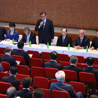 自民党内の分裂と石破首相の未来：続投表明の真意