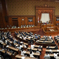 議員ボーナスそのまま維持で草 物価高でも別世界すぎる件