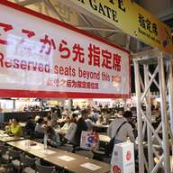 並ばずに美味しい食事を楽しむ！万博フードコートの有料席の魅力と評判