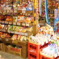 消えていく懐かしの駄菓子たち－業界を襲う苦境の真相とは？
