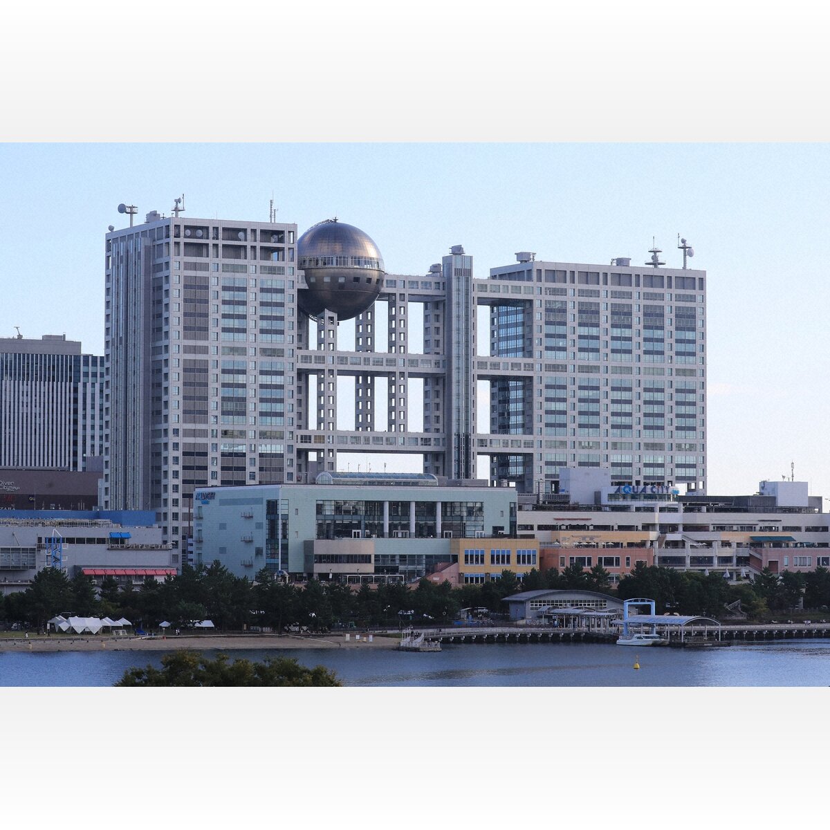 フジテレビの苦境を乗り越える！現場の奇策と経営陣の思惑