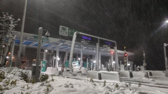雪による交通マヒ！山口県国道の立ち往生の現実