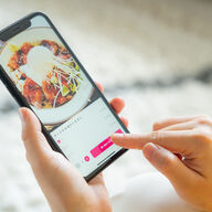 スマホ注文の真実：飲食店が選ぶ理由とそのメリット