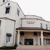 宝塚歌劇とキャンセルカルチャー：時代に翻弄されるトップスターの歌声