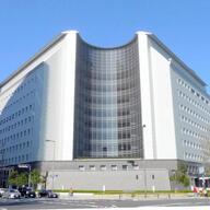 大阪地裁が判決！警察車両の無断駐車が引き起こす権利侵害とは