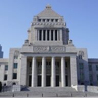 なぜ54％が現金給付反対？世論調査の真実に迫る