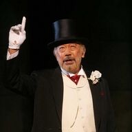 上條恒彦さんを偲ぶ：大ヒット曲と演技の魅力